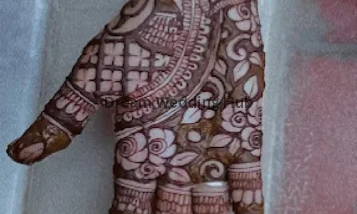 Himanshis mehndi art
